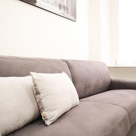 Navigli Tiny Bright House Apartment มิลาน ภายนอก รูปภาพ