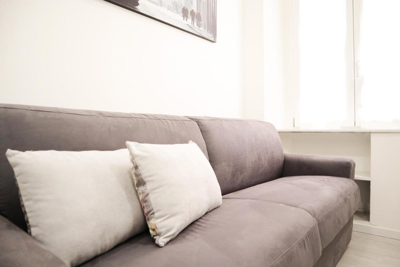 Navigli Tiny Bright House Apartment มิลาน ภายนอก รูปภาพ