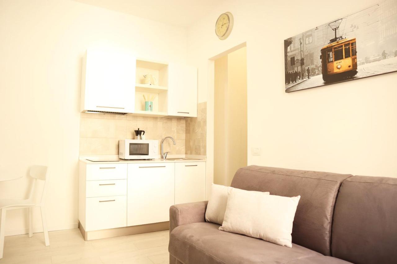 Navigli Tiny Bright House Apartment มิลาน ภายนอก รูปภาพ
