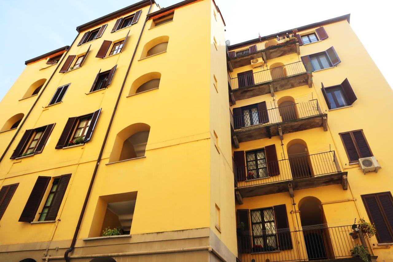 Navigli Tiny Bright House Apartment มิลาน ภายนอก รูปภาพ